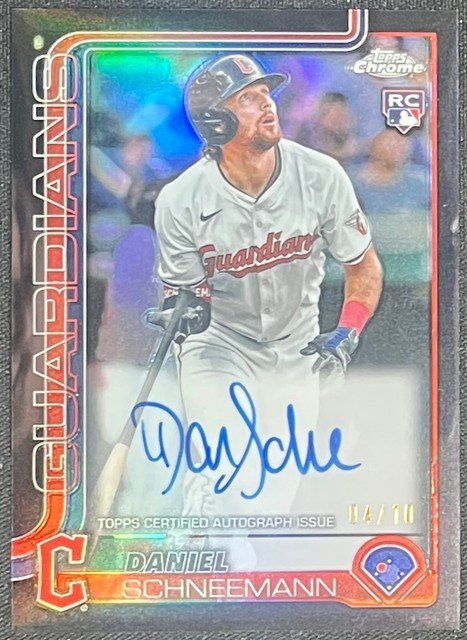 2025 TOPPS CHROME DANIEL SCHNEEMANN BLACK REFRACTOR AUTO #4/10 GUARDIANS