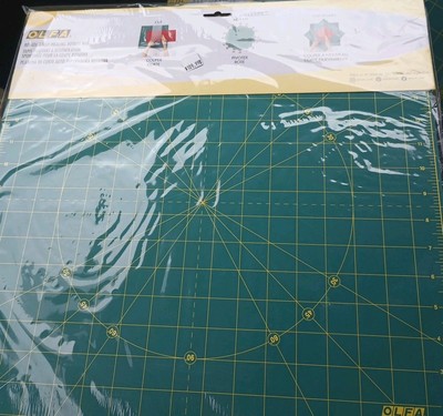 OLFA Rotating Rotary Cutting Mat 17'' X 17''-Green 1160767
