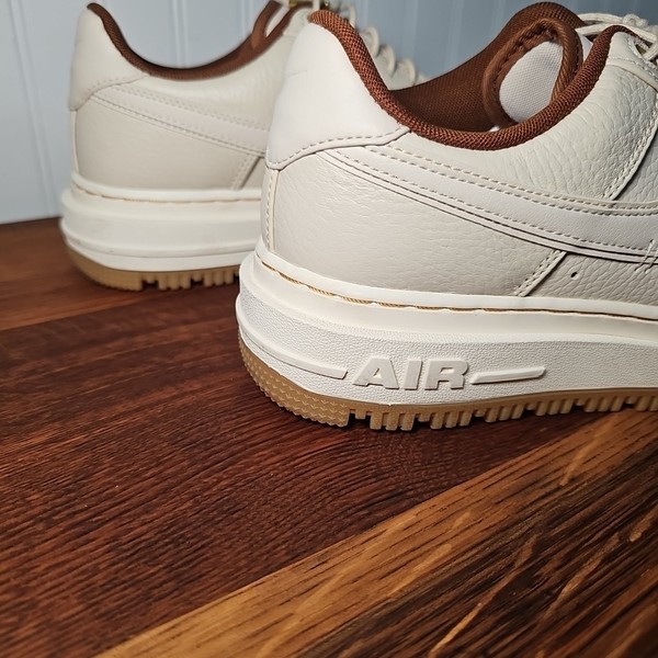 Nike Air Force 1 Luxe Pecan - Talla 9.5 - Lanzamiento Limitado '21 / Sin Caja 4