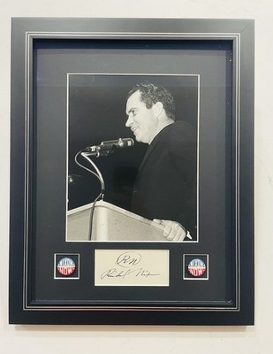 Richard M Nixon Framed Picture w/ COA Autograph And Campaign Election Buttons. 
