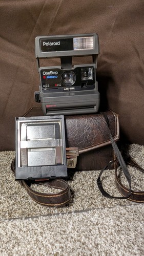 Polaroid OneStep Closeup 600 Plus W/ Carrying Case - Picture 2 of 24
