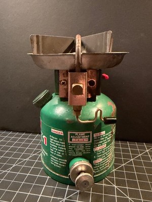 Vintage Coleman PEAK 1 Model 576 700 Lightweight Backpack Stove