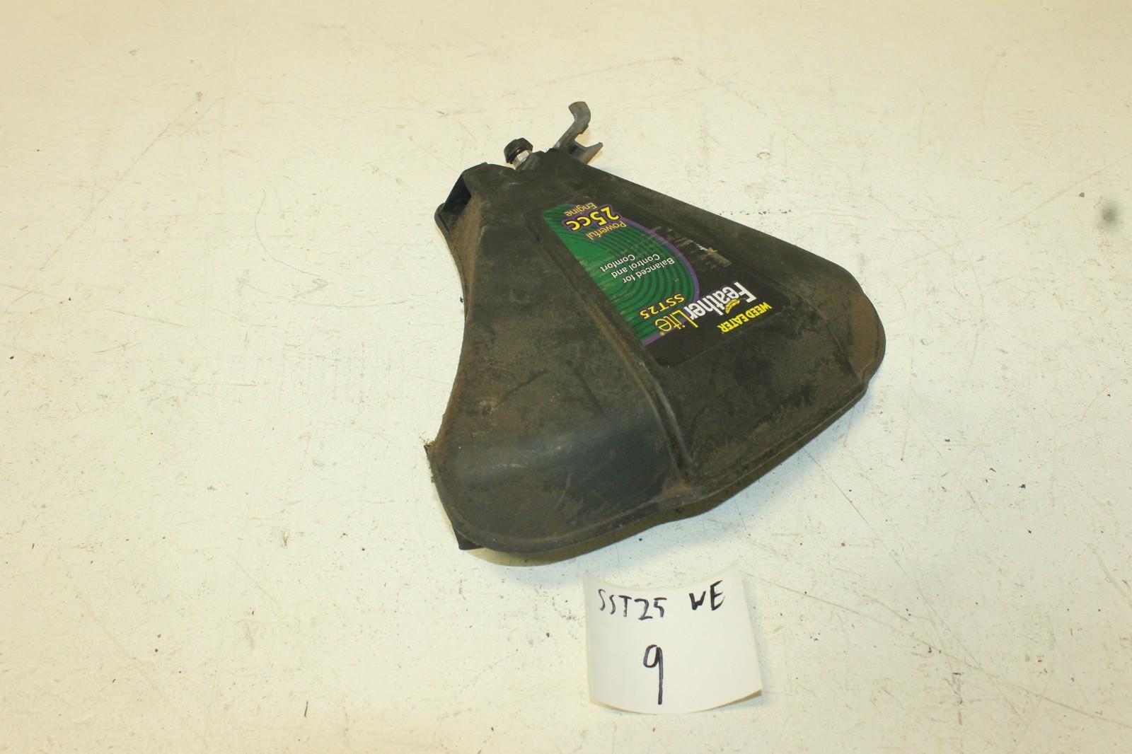 Weed Eater SST25 Feather Lite 17" Cut Trimmer Grass Guard