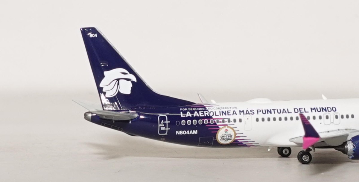 1:400 Phoenix Models AeroMexico B 737-9MAX N804AM 93093 PH412086