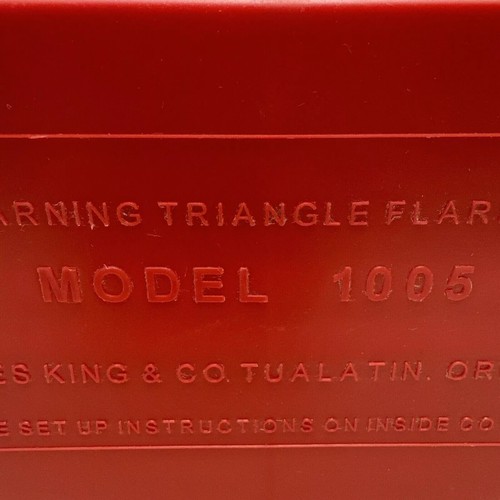 James King & Co Emergency Warning Triangle Kit Reflector Model 1005 & flare kit - Picture 8 of 12