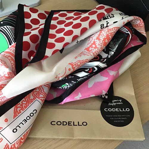 CODELLO Pure Silk Luxury Scarf/BNIB/Secret Garden/Butterflies - Imagen 5 de 12