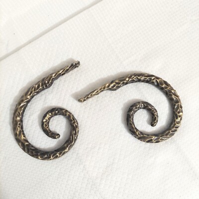 Vtg Brass Swirl Curtain Holders Hammered Textured Curly Q Pair Drapes