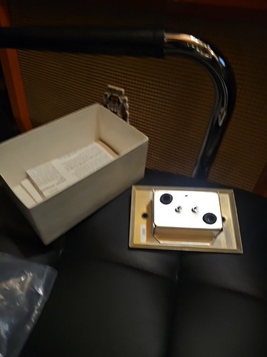 Crown Audio PZM 11-LL Microphone wall mount - Picture 6 of 7