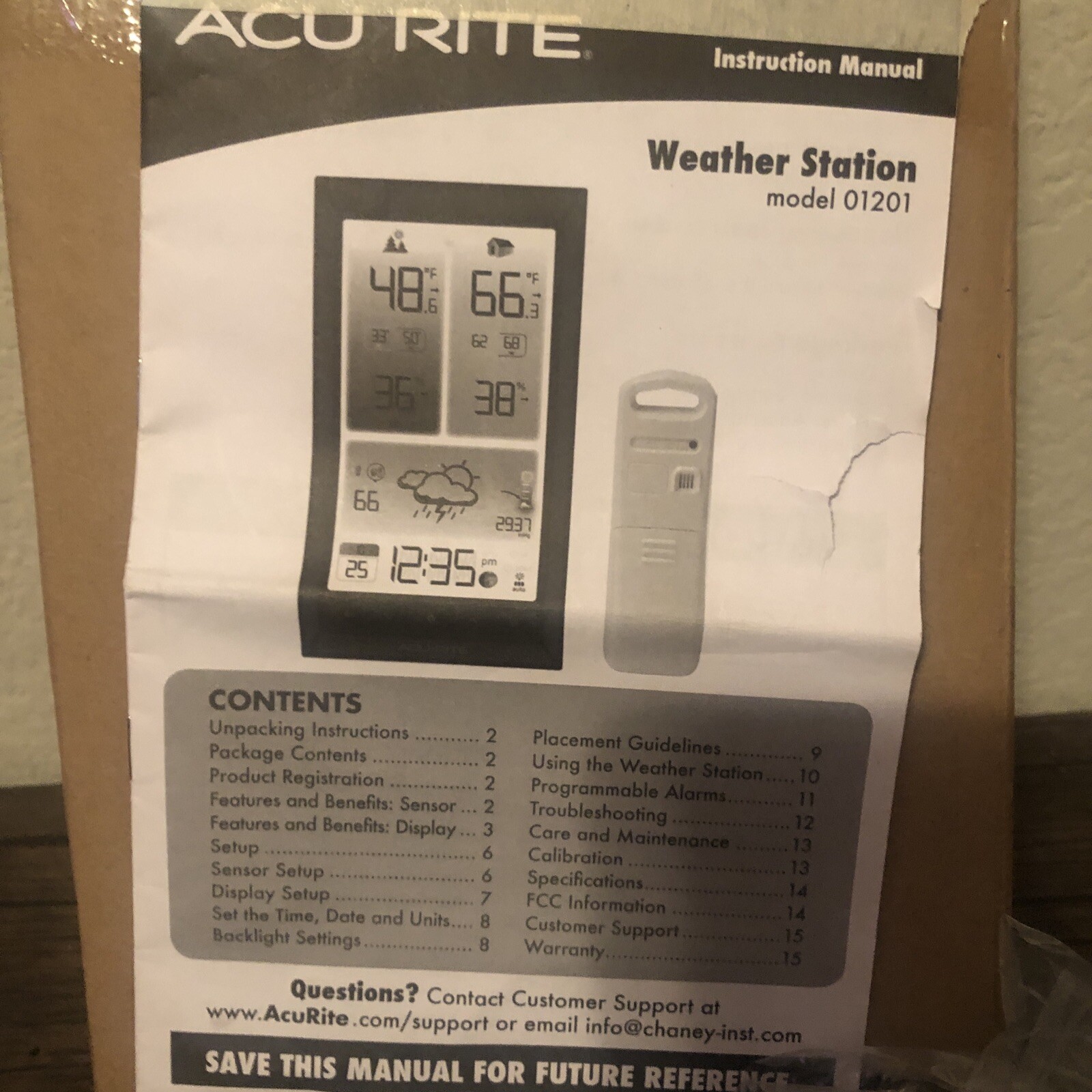 AcuRite 01201M Vertical Wireless Color Weather Station with Indoor/Outdoor Te...