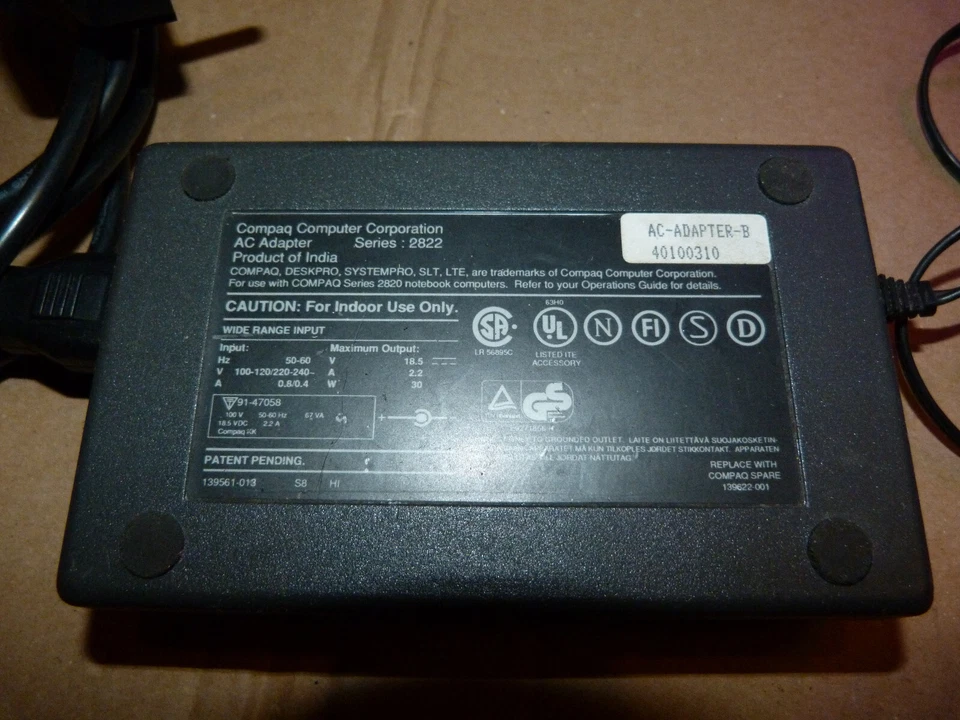 Compaq AC Adapter / Netzteil - Series 2822 - 18,5 Volt - Vintage - Bild 3 von 3