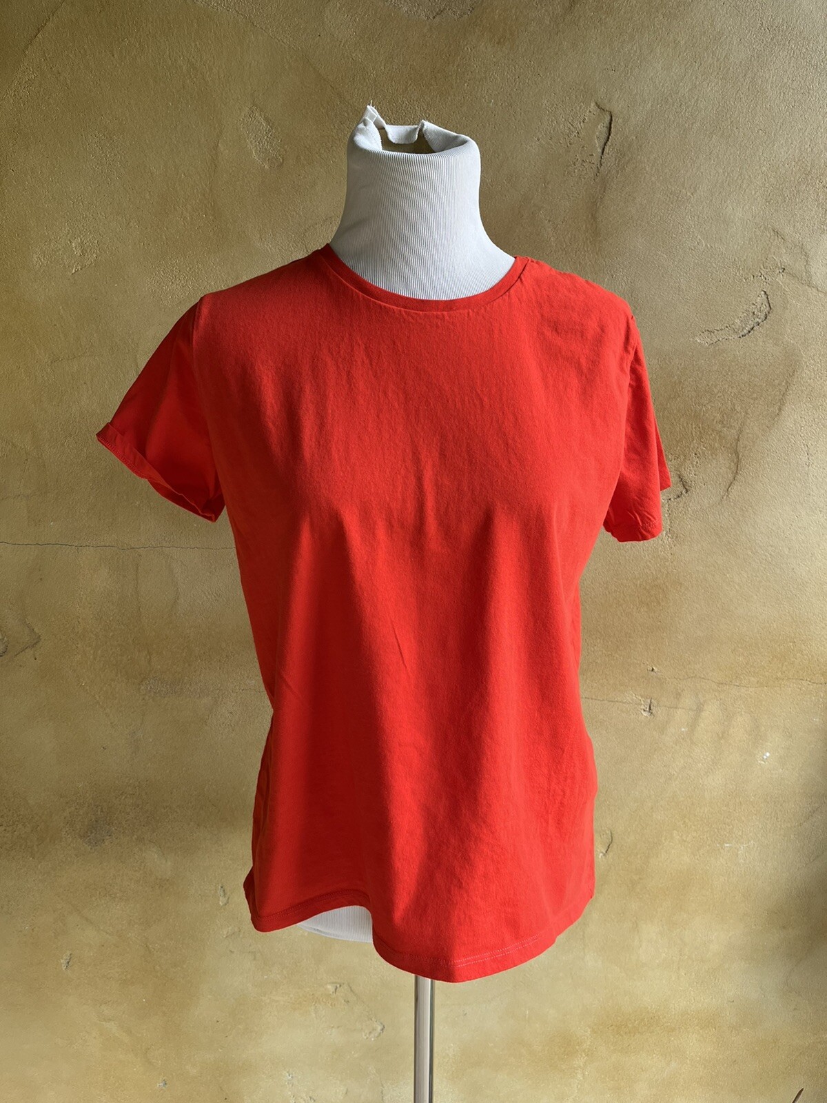 Zara Women's Solid Basic Short Sleeve Tee Shirt O… - image 1