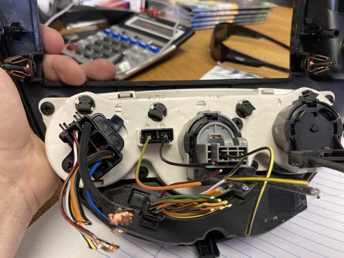 2000-2007 FORD FOCUS HEATER A/C CLIMATE CONTROL complete with trim and more - Picture 6 of 8
