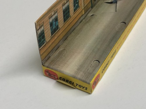 original Corgi Toys 448 BMC MINI POLICE VAN WITH TRACKER DOG in Original Box - Picture 10 of 17