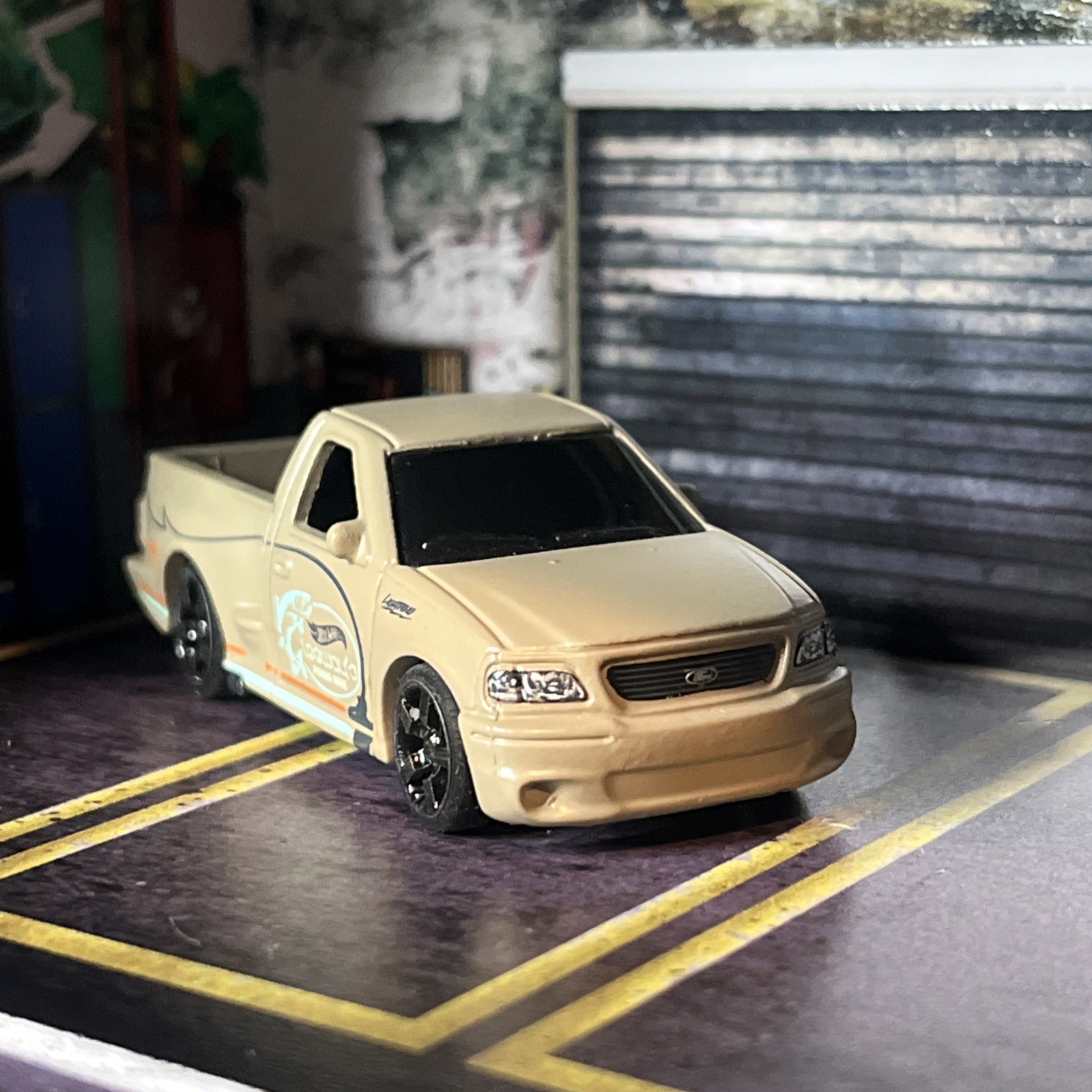 Hot Wheels 2025 Tan '99 Ford F-150 SVT Lightning 94/250 *Wheel Swapped* *Custom*