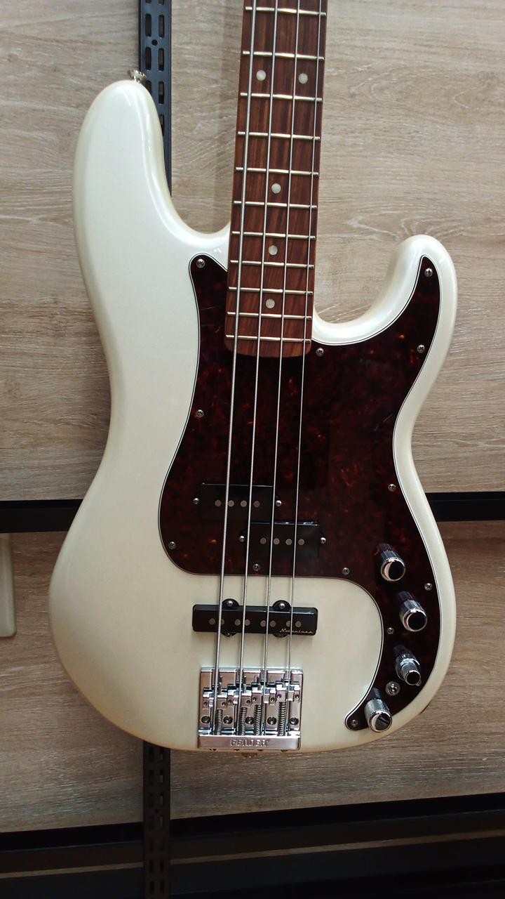 FENDER MEXICO PLAYER PLUS PRECISION BASS electric bass