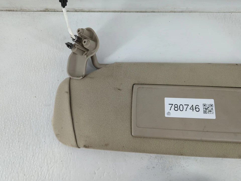 Chevrolet Suburban 1500 2004 pasajero parasol espejo parasol derecho T1UEP Foto 4 de 4