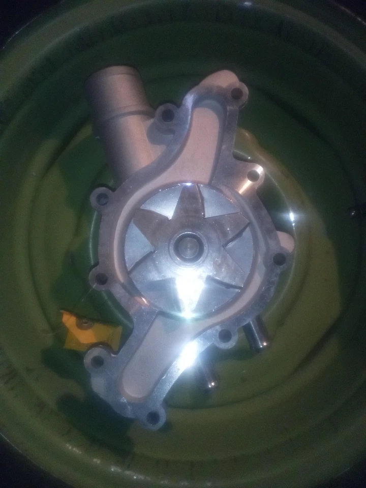 Bomba de agua del motor para Ford Explorer Mercury Mountaineer 1996-2001 V8 5,0 L AW4101 Foto 2 de 4