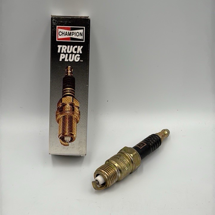 CHAMPION 4025 truck spark plug heavy duty engine ignition NEW