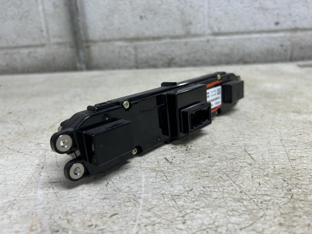 2022 MASERATI LEVANTE Front Dual Zone Automatic Temperature Controller OEM 