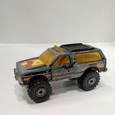 Hot Wheels Chevrolet S-10 Blazer 4x4 Diecast Suv Truck Opening Doors Off Road Hot Wheels Chevrolet S-10 Blazer 4x4 Diecast Suv Truck Opening Doors Off Road