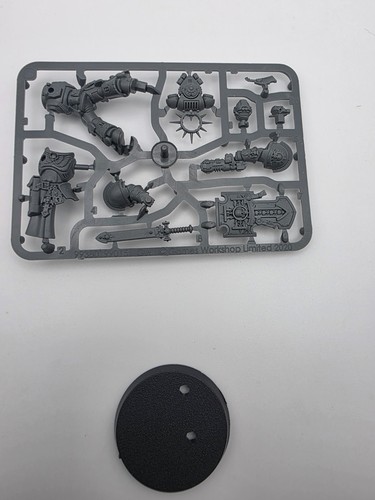 Warhammer 40K Space Marines Primaris Lieutenant w/Plasma/Volkite Pistol