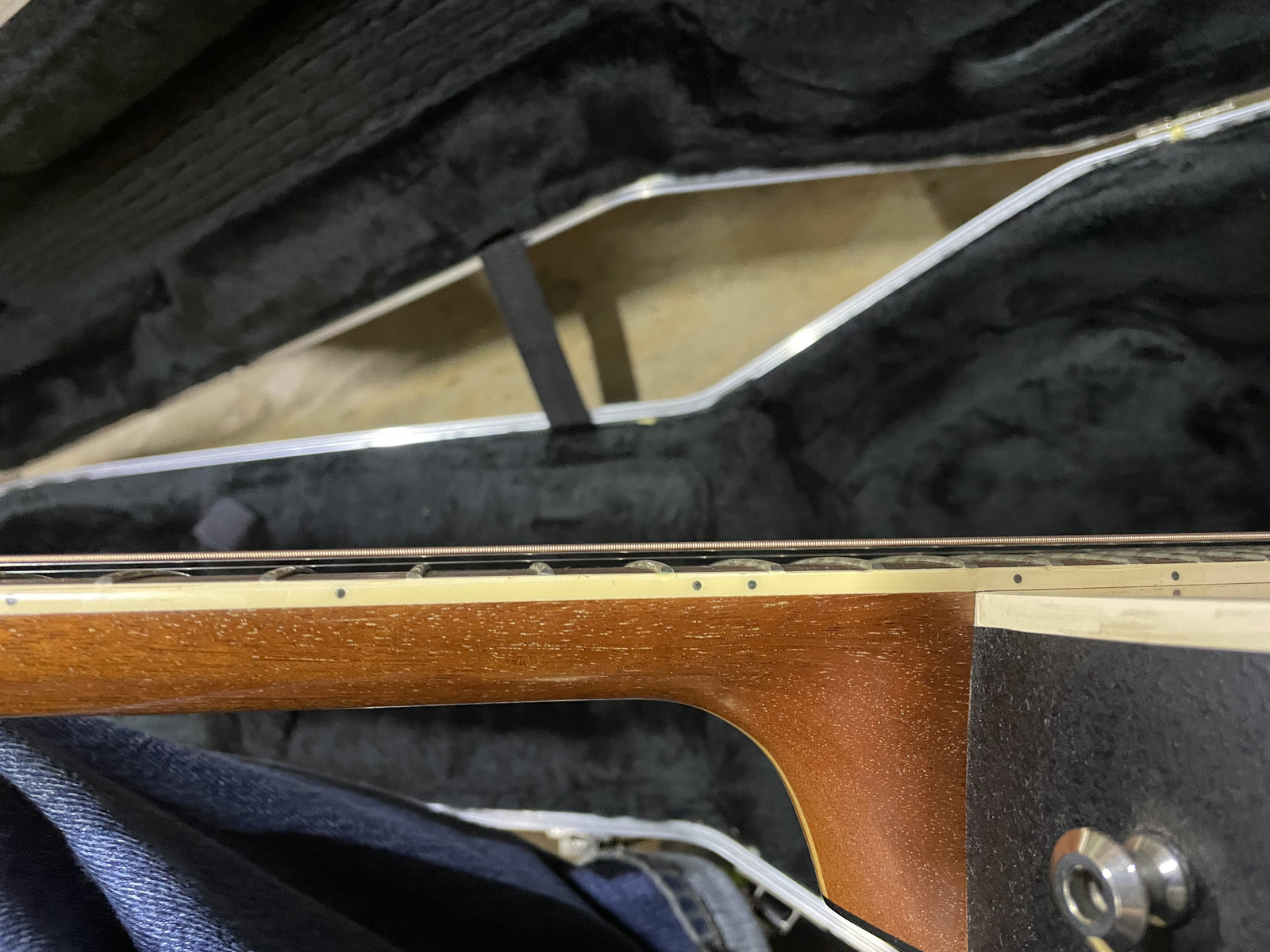 Ovation 1771 LX Pro Series (Cutaway)