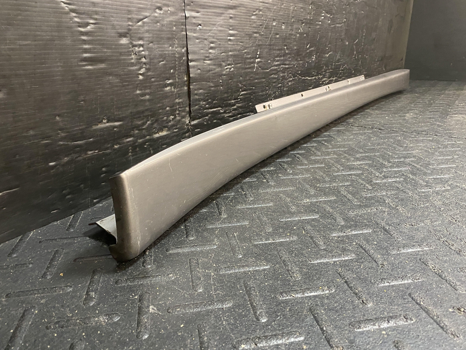 03-07 MASERATI COUPE DRIVER ROCKER MOULDING SIDE SKIRT TRIM SILVER 66364100