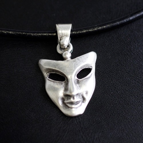 Phantom Masken Anhänger, Metall Anhänger Antik Silber Schmuck Handgefertigt - Picture 7 of 7