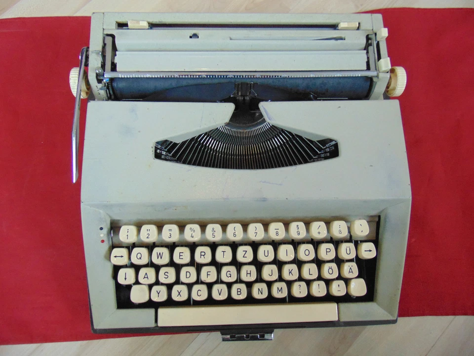 Alte Reise Schreibmaschine  Antik - Bild 2 von 4