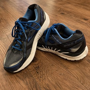 brooks dyad 7 mens