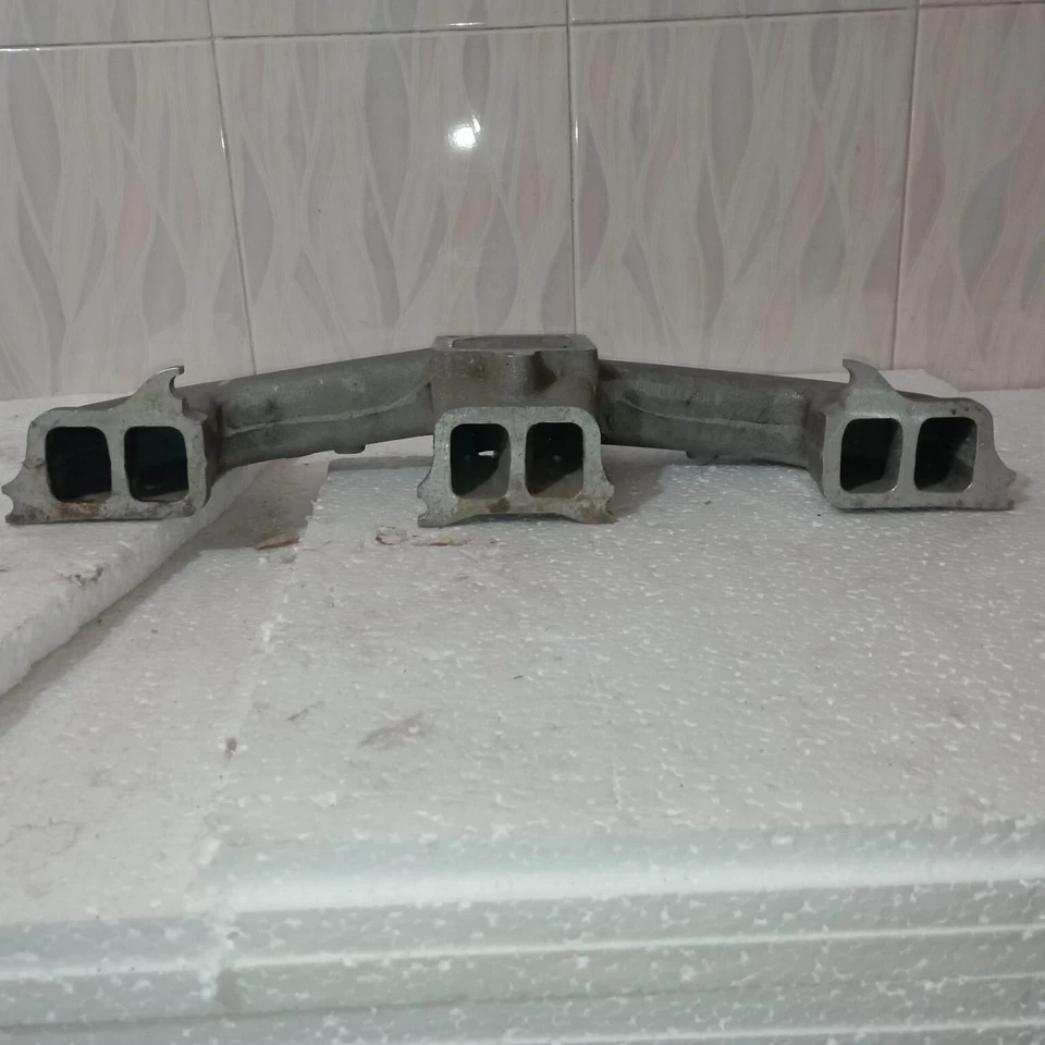 Colector de admisión TEQ original Toyota Land Cruiser FJ40 FJ43 FJ45 17111-60091 NUEVO DE STOCK Foto 3 de 4