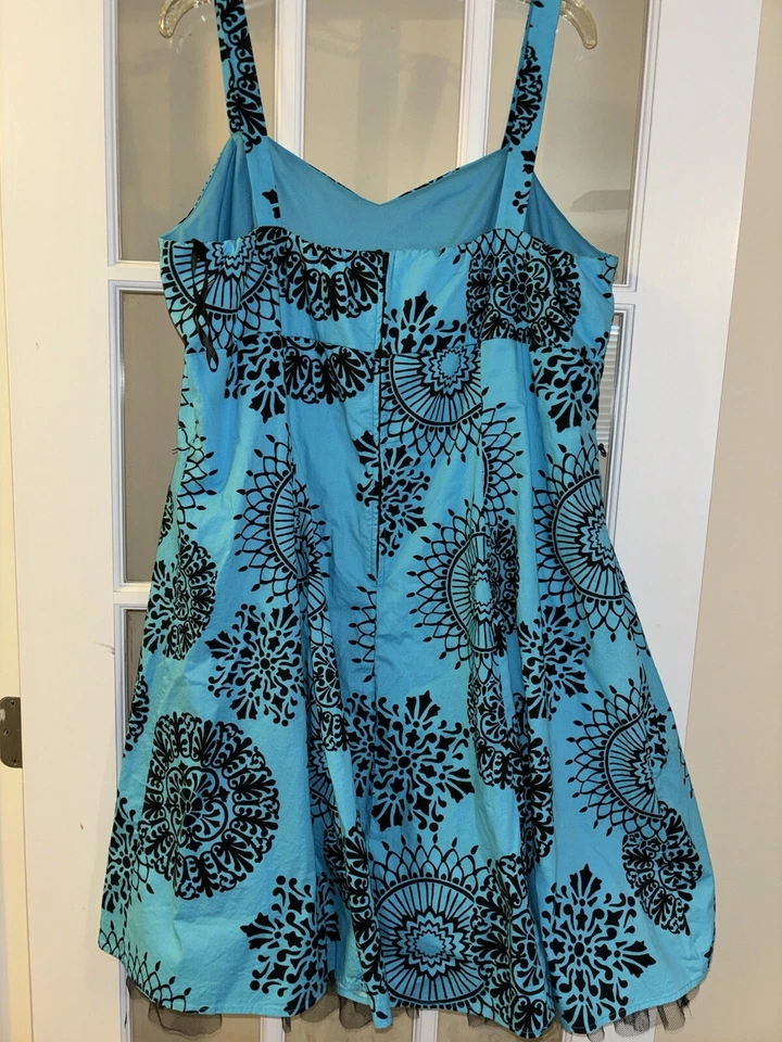 Dress Barn 蓝色佩斯利连衣裙无袖内置迷你衬裙 20W — 第 4/4 张图片