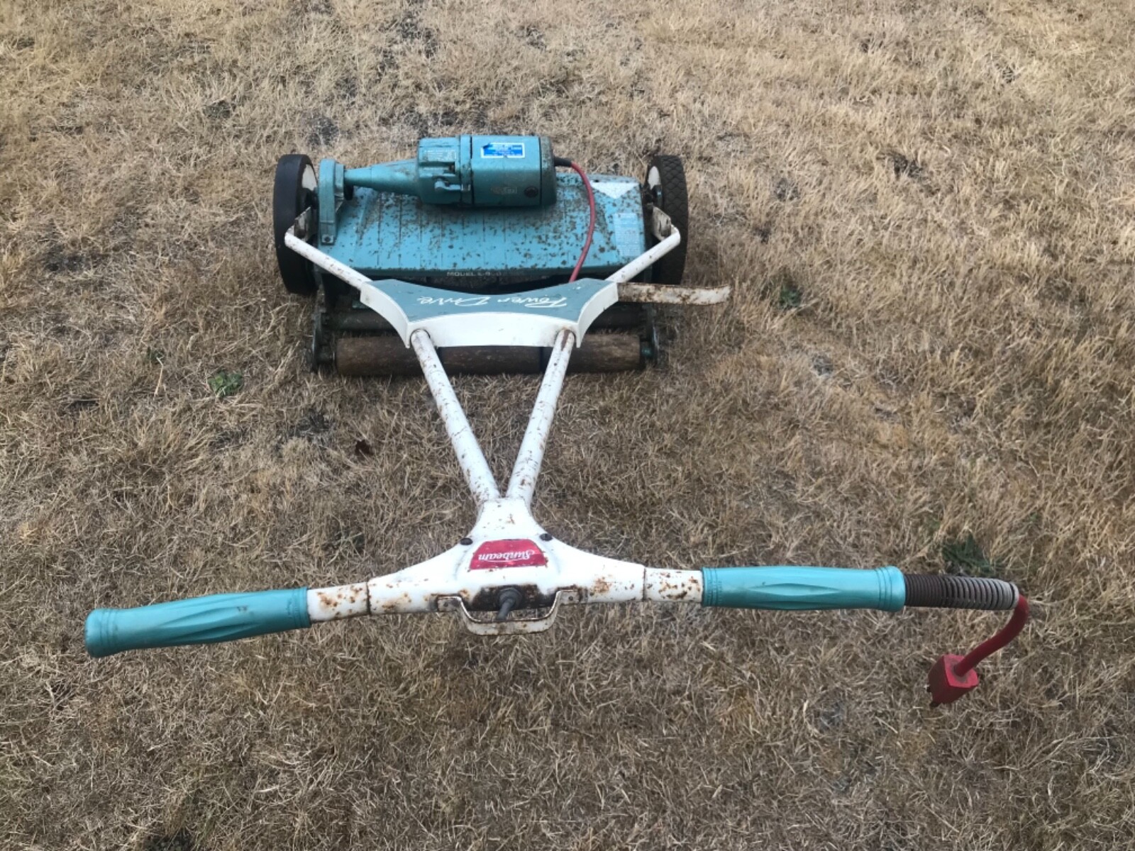 VINTAGE Sunbeam W800 Power Drive Electric Reel LAWN MOWER Working