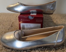 Journee Collection Women's Silver Kavn Round-Toe Ballet Flats Shoes Size 10W