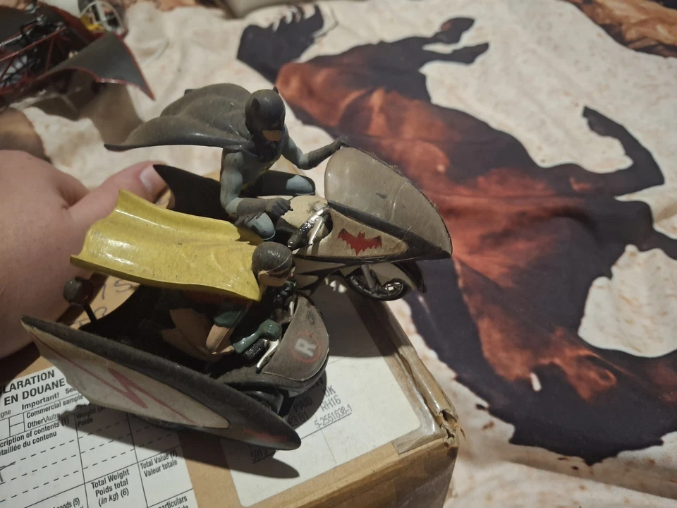 Batman Moterbike Model - Image 2 of 3