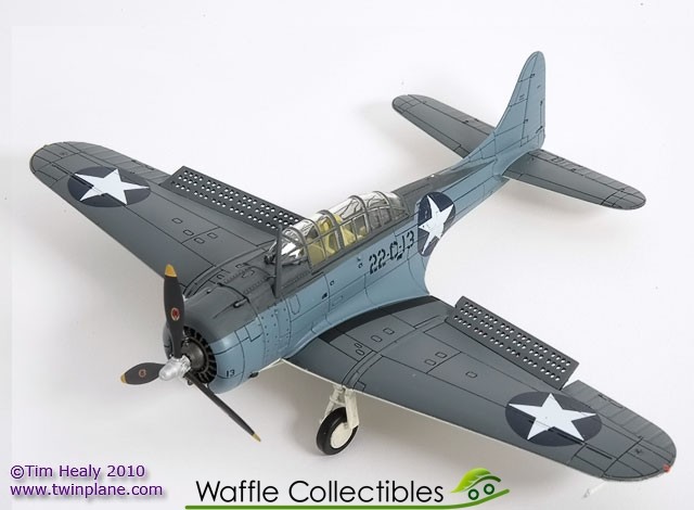 Maquette Avion Hobby Master HA0130 - Douglas SBD-4 Dauntless - 1/72 - USS Independence 1943