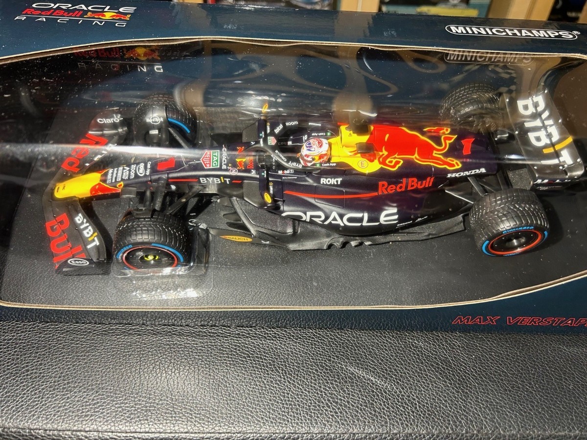 1/18 Minichamps - 2023 RED BULL-HONDA RB19 #1 MAX VERSTAPPEN