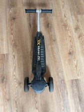 iSporter Black Scooter XL with Flashing Wheels