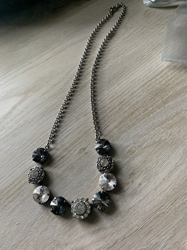 Rivoli Cup Chain Necklace, Bracelet & earring set. Swarovski Crystal Gray/Clear. - Picture 2 of 4