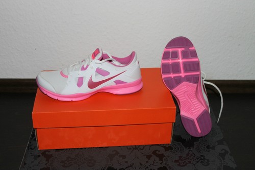 Nike En Saison Femmes Basket Fitness Chaussure Rose Blanc Tous Tailles Neuf Avec - Afbeelding 1 van 6