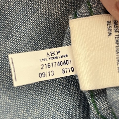 Neu mit Etikett American Eagle Outfitters blaues Chambray Herrenhemd Größe Small; vorbereitete Passform - Bild 12 von 13