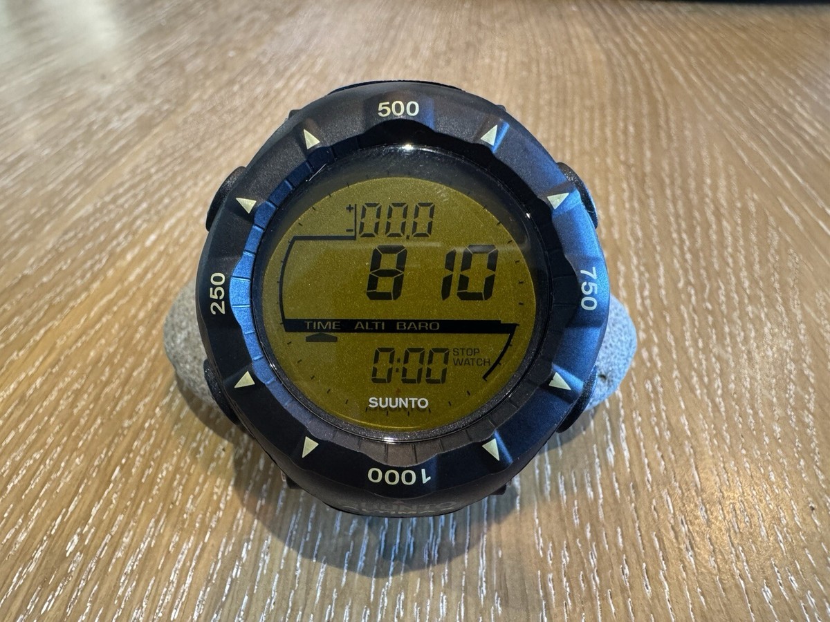 時計 SUUNTO CORE ALU DEEP BLACK Suunto Core Alu Deep Black Digital Dial Aluminum Silicone