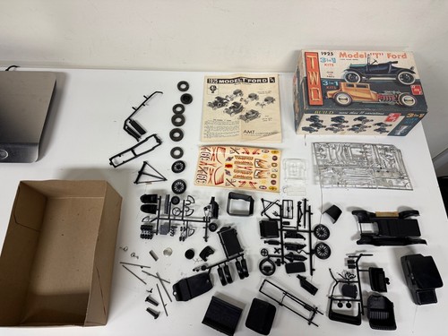 Original VINTAGE AMT 1925 Model T Ford 3 in 1 Model Kit 125 200 - Picture 2 of 17