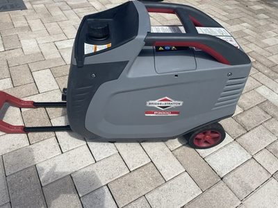 #ad Briggs amp; Stratton 030545 P3000 PowerSmart Portable 2600W Inverter Generator. $550.00