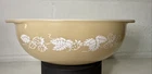 Vtg Pyrex Berries 2 Qt #024 Strawberry Pattern Beige Serving Bowl 1960's no lid