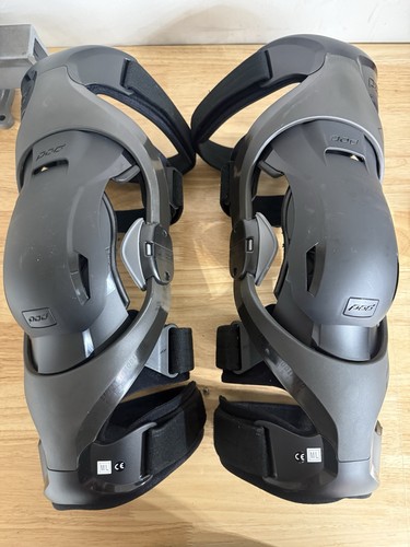 POD K4 V2.0 Knee Brace (Pair) Graphite/Black Medium/Large