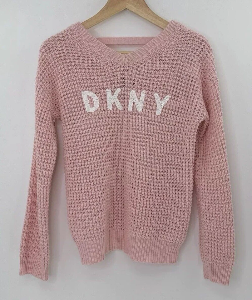 Suéter DKNY Niña Lentejuelas Abatibles Deletreado Rosa Tejido Cuello en V Talla XL Preppy Foto 2 de 4