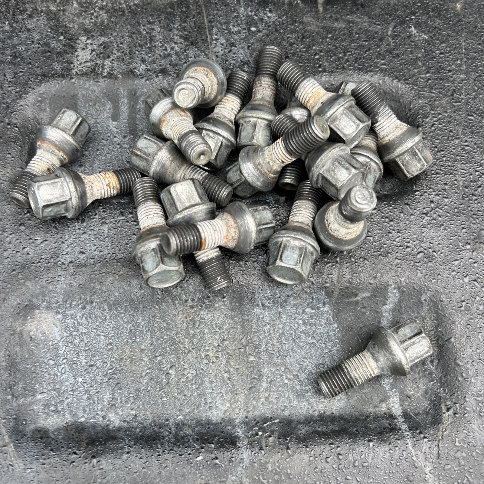 BMW E30 E36 E46 E39 E60 E63 E64 E90 E92 E93 Rim Lug Bolts Silver Stock