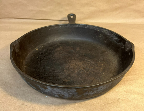 Vintage 11" Cast Iron Skillet (Heavy use, can hardly make out markings) - Picture 4 of 4