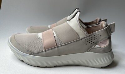 ECCO ST.1 LITE WOMEN S BEIGE SLIP ON SNEAKERS STYLE 837303 SIZE US 9-9.5 -W22